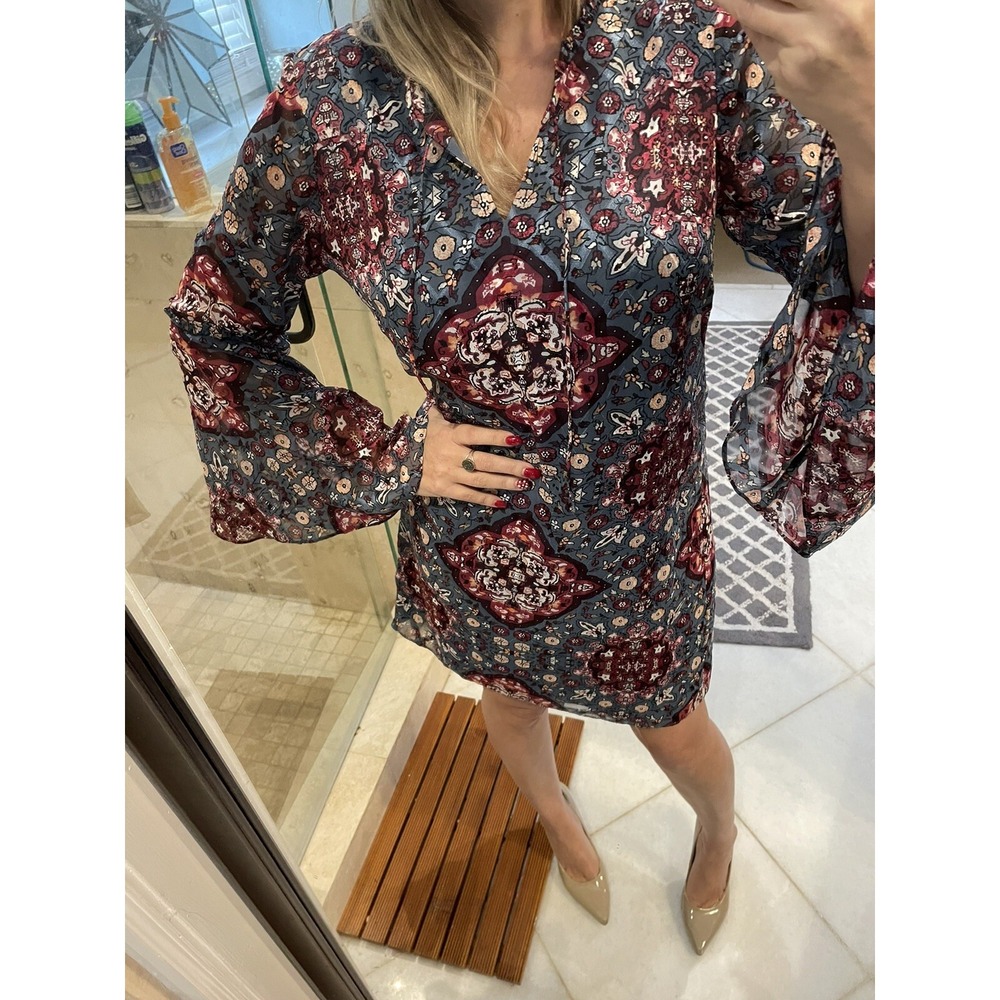NEW White House Black Market Bell-Sleeve Soft Floral-Print Shift Dress M Burnout